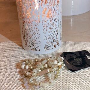 SET OF 5 STRETCH BRACELETS CREAMS AND GOLD